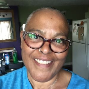 Meet your Posher, Myra